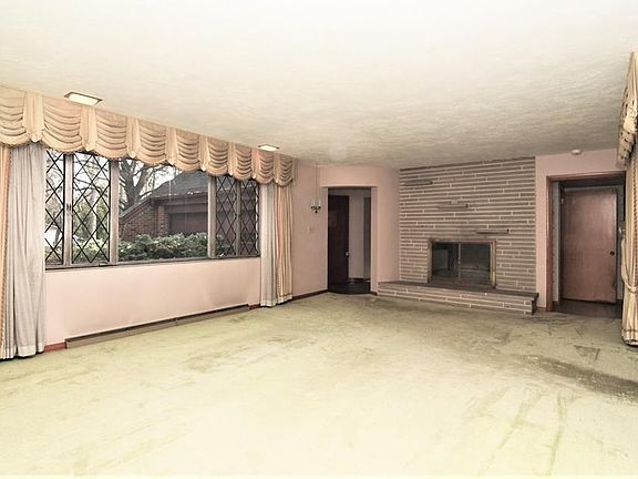 4th image of 324 Hollywood Ave