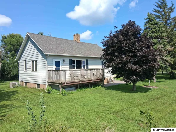 12020 Raven Ave, Mason City, IA 50401