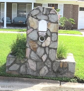 5th image of 1206 Londonderry Ln