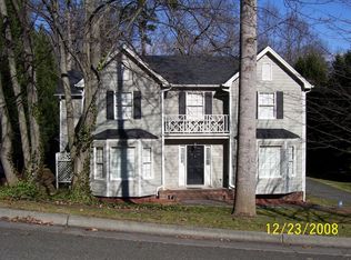 407 Woodbury Ln, Mount Airy, NC 27030