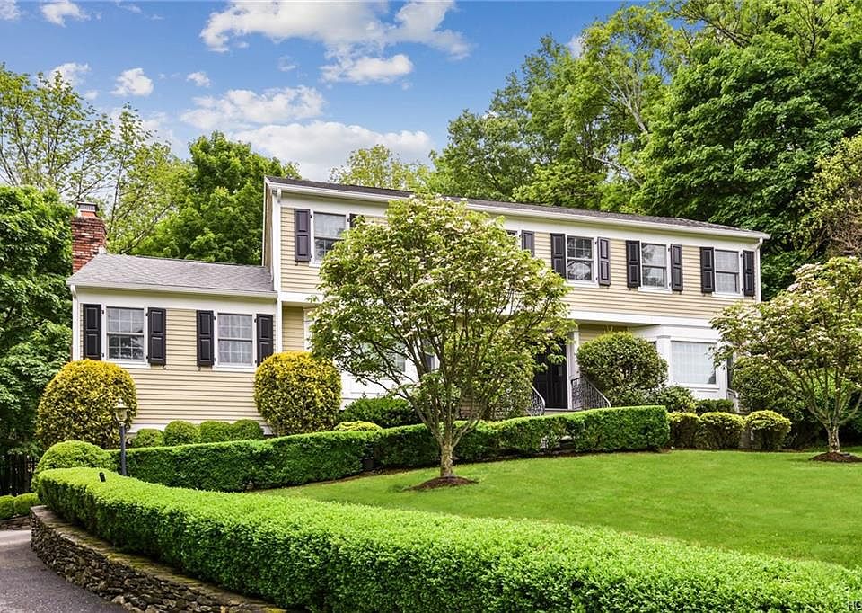1st image of 25 Heritage Dr