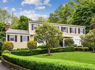 25 Heritage Dr, Pleasantville, NY 10570