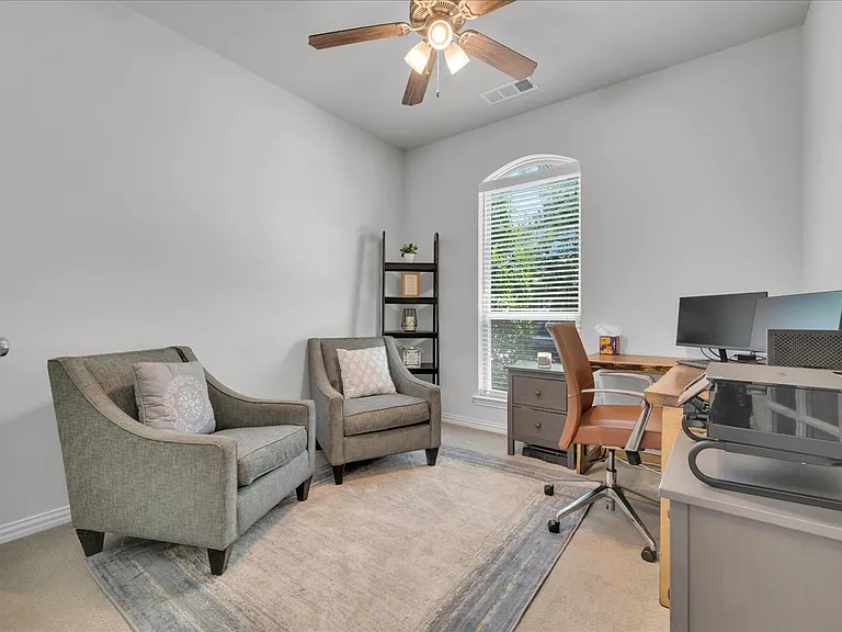 3905 Saint Ives Ln — Photo 14