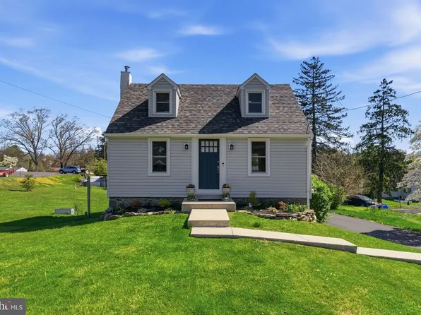 18 Perkiomen Ave, Schwenksville, PA 19473