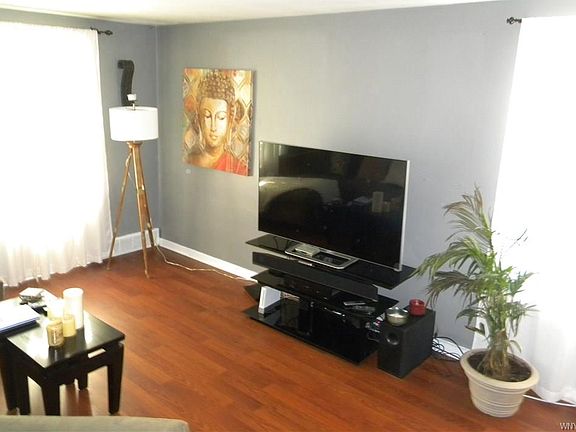 5th image of 250 Kelvin Dr