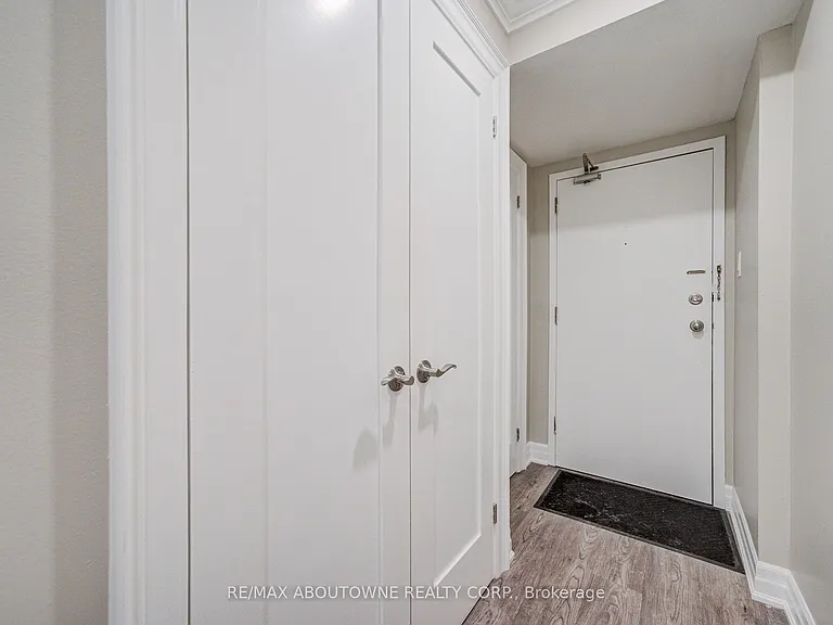 1450 Glen Abbey Gate #214 — Photo 6