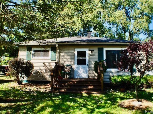 22801 Colgate St, Farmington Hills, MI 48336