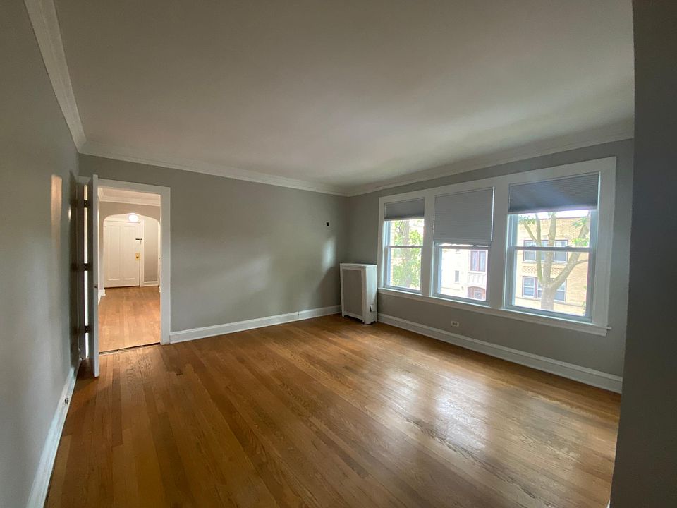 1st image of 3304-3306 W Catalpa Ave #2