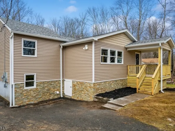 233 Fairview Ave, Hampton Twp., NJ 07860
