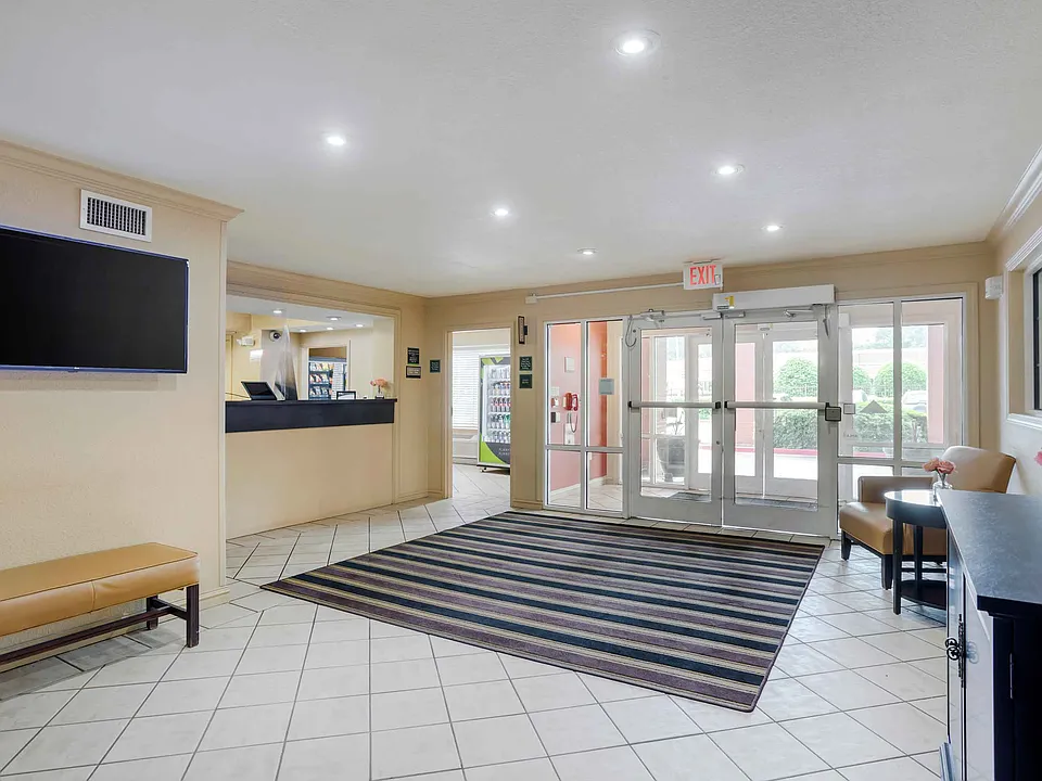 Lobby and Guest Check-in