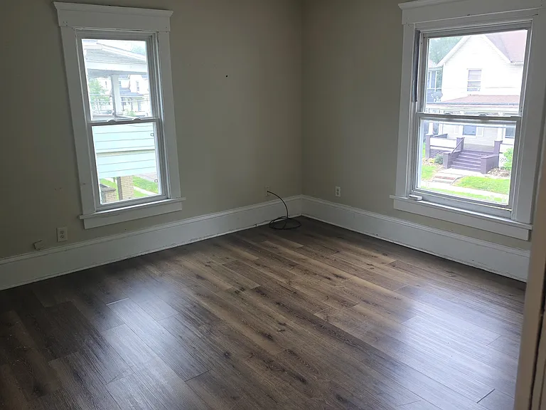 706 Greenfield Ave SW #2F — Photo 1
