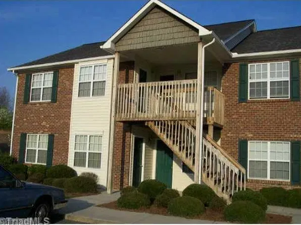 1112 Trinity St APT 706, Thomasville, NC 27360