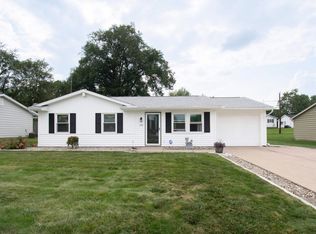 215 Penrose Dr, Kendallville, IN
