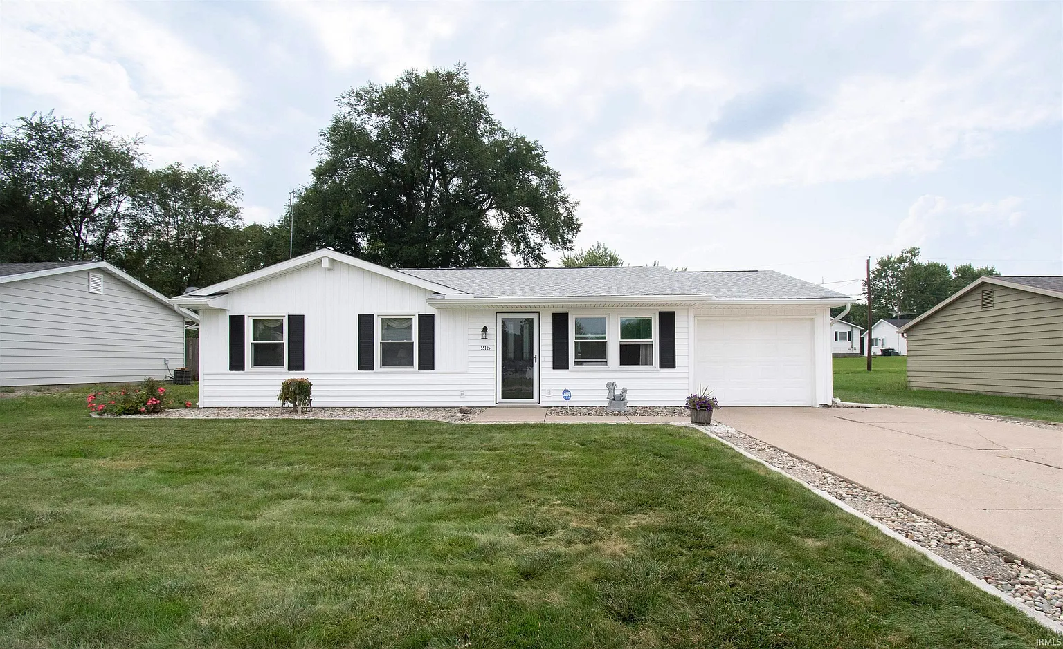 215 Penrose Dr photo 1