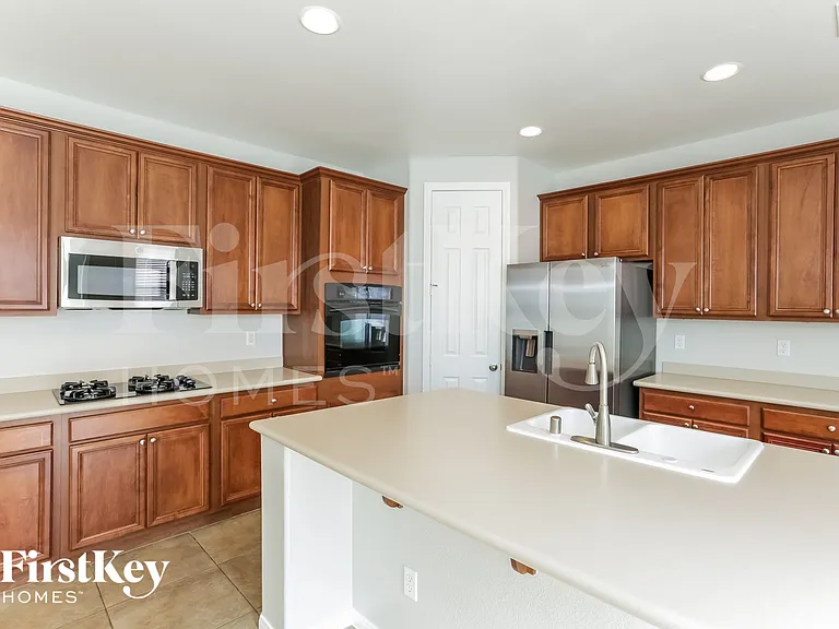 10497 Foggy Glen Ave — Photo 8