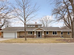 371 Maple Island Rd, Burnsville, MN 55306