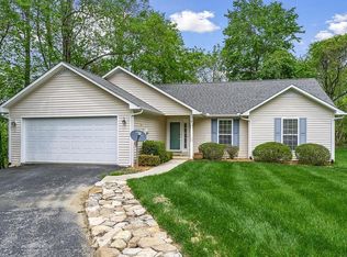 70 Kirby Ln, Algood, TN 38501