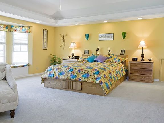 5th image of 1032 Pinenut Ct
