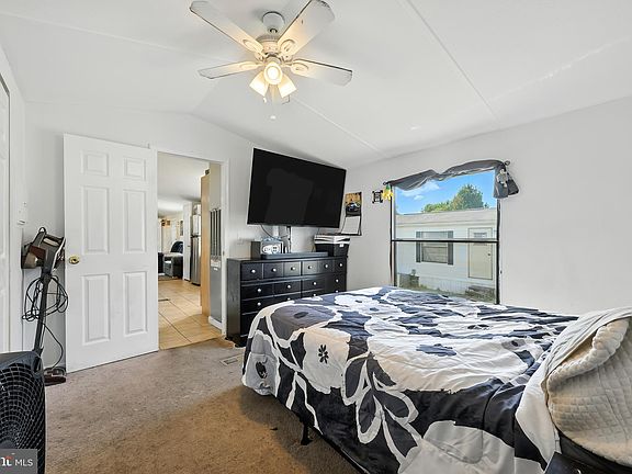 4th image of 8 Gypsum Dr #168