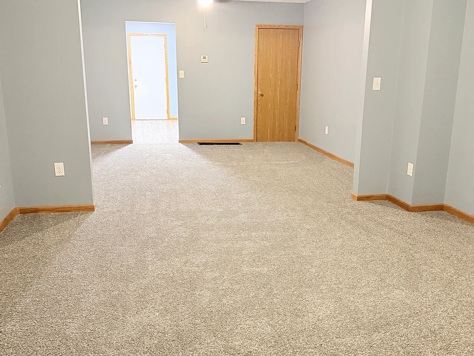 2 bed, 1100 sqft, $1,100 — Photo 3