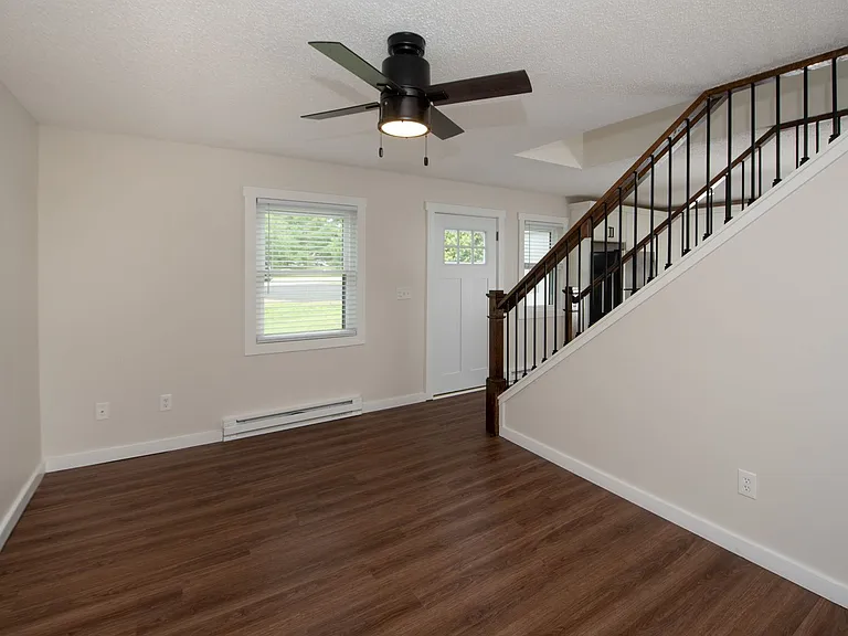 6-14 Kirby Rd — Photo 10