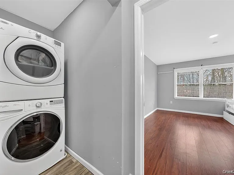 155 Roselawn Rd — Photo 29