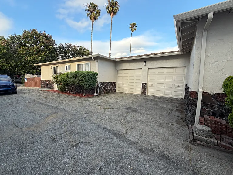 3464 Michael Dr #3466 — Photo 4