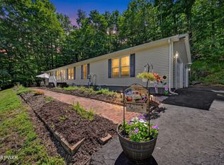1416 Overlook Ave, Honesdale, PA 18431