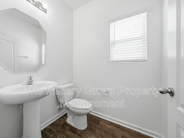 7814 Meadow Walk Ln — Photo 20
