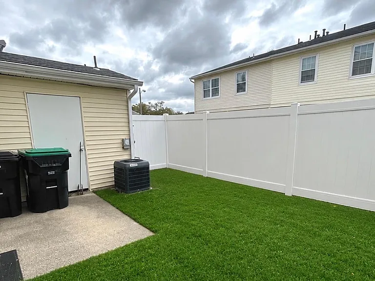 19 Lamont Ct — Photo 22