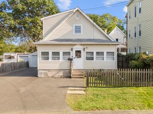 24 Carthage St, Fairfield, CT 06825