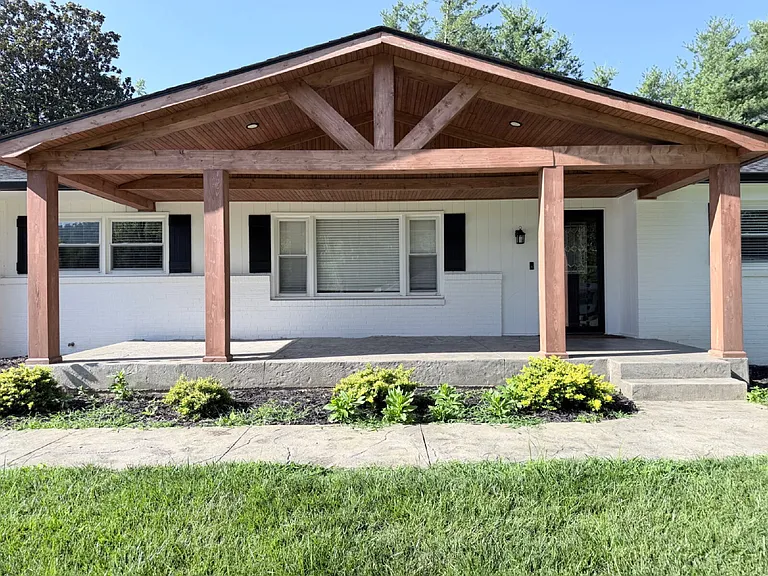 18 Carjen Ave — Photo 9