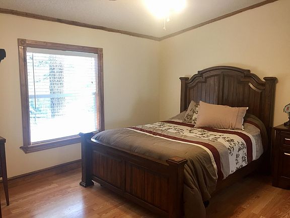 master bedroom (master is now carpeted)
