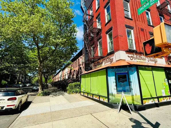 571 Macdonough Street image 21 of 22