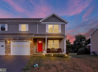 413 Smokering Dr, Robesonia, PA 19551