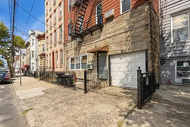 40 Beacon Avenue, #5