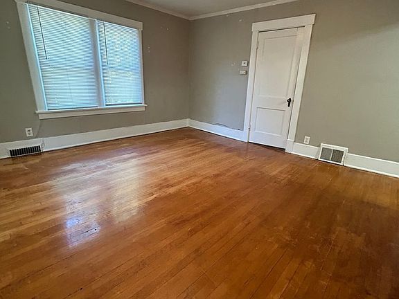 4th image of 4755 Capitol Ave #2