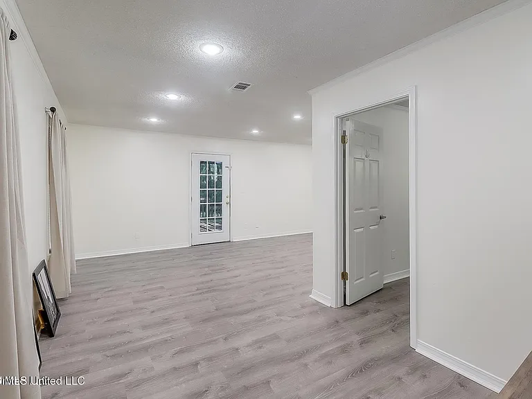 9228 Pointe Aux Chenes Rd — Photo 15