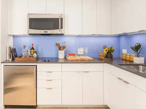 335 East 27th Street image 6 of 10