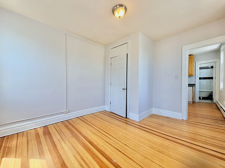 409 Monmouth St #3 — Photo 10