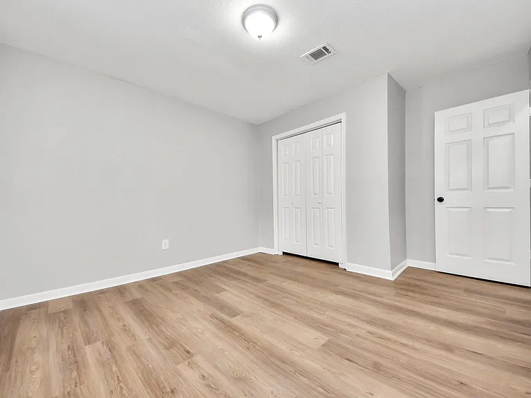 710 Canary Cir — Photo 14