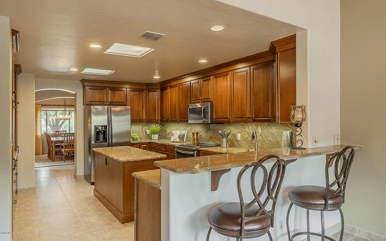 4 bed, 3197 sqft, $5,500 — Photo 4