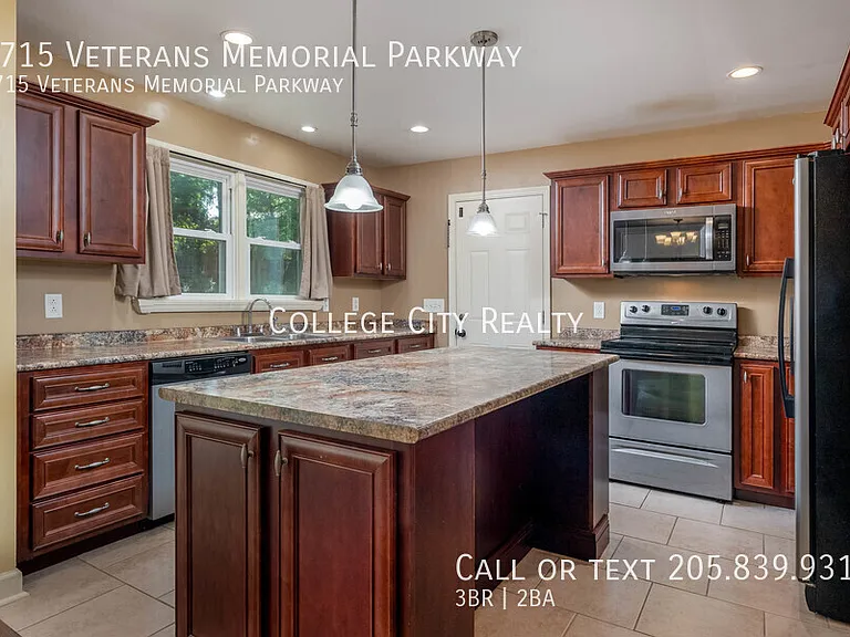 2715 Veterans Memorial Pkwy — Photo 13