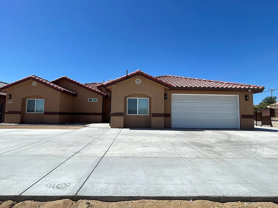 17515 Live Oak St