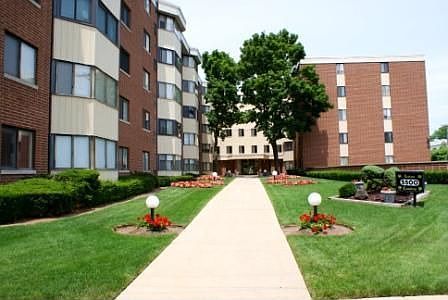 1st image of 5500 Lincoln Ave #108
