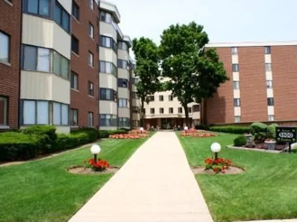 5500 Lincoln Ave #108, Morton Grove, IL 60053