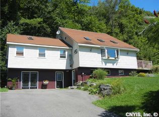 3207 Pleasant Valley Rd, Syracuse, NY 13215