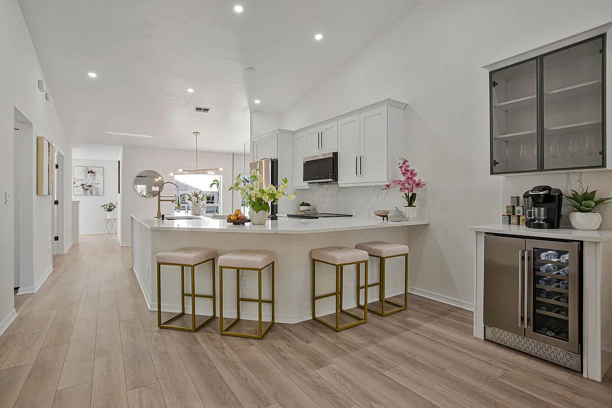 2 bed, 1516 sqft, $3,995 — Photo 2