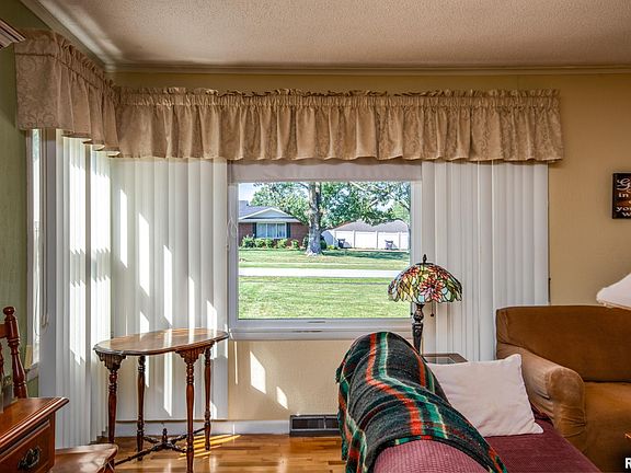 5th image of 1903 Suzanne Dr