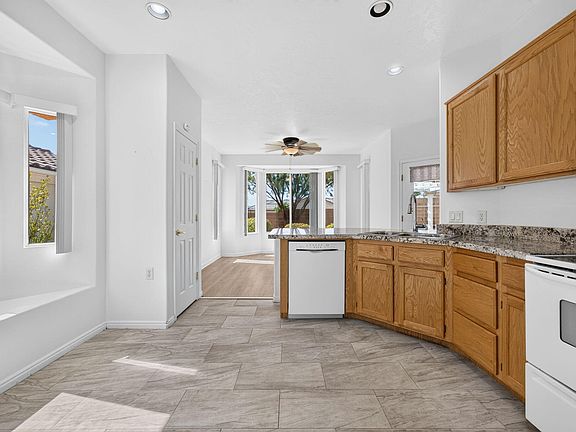 4th image of 1448 W Summer Poppy Dr